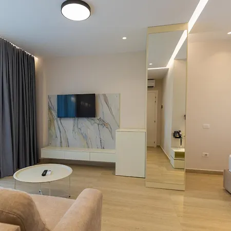 Sirena Garden מלון