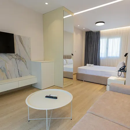 מלון Sirena Garden 3*
